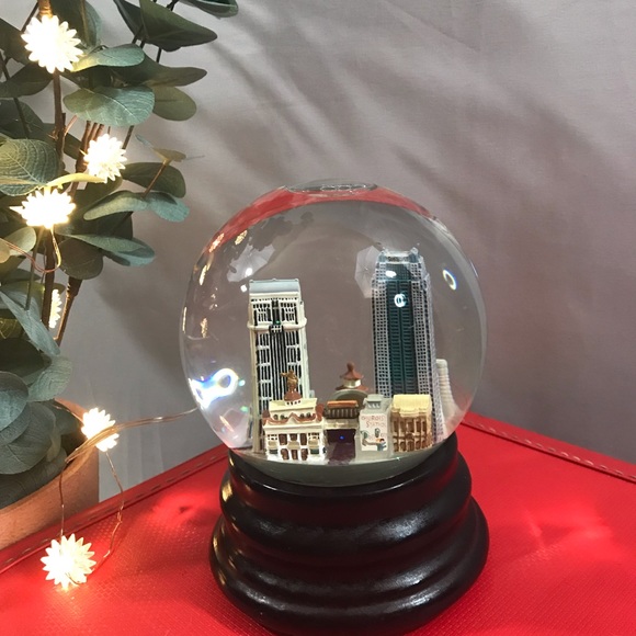Saks Fifth Avenue Other - SOLD Saks Orlando City Snowglobe